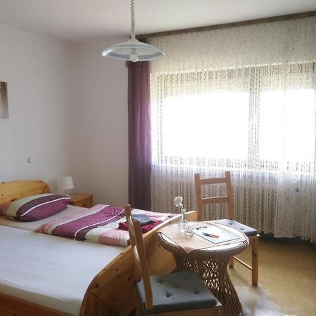 Gaestehaus Burgwald-Trekking Mittelsimtshausen Habitación foto